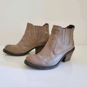 Leather chelsea boots